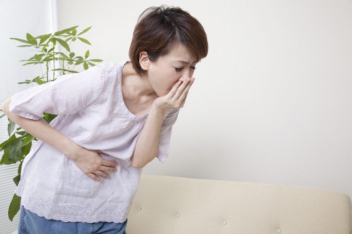 【经痛分两种】经痛多过两天 妇科医生:有机会患妇科病